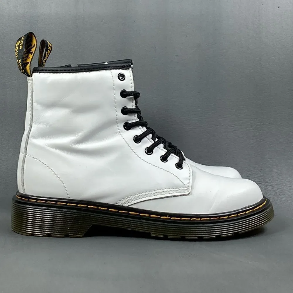 Dr. Martens 1460 8-Eye Boot kids/youths size 3